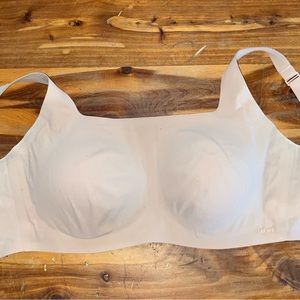 SKIMS “Naked Scoop Bralette”